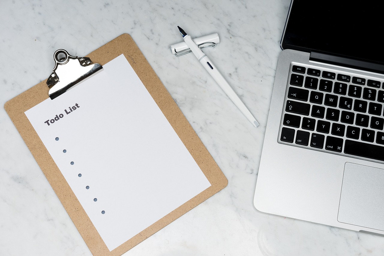 Evaluating the Performance of Decentralized Finance Projects